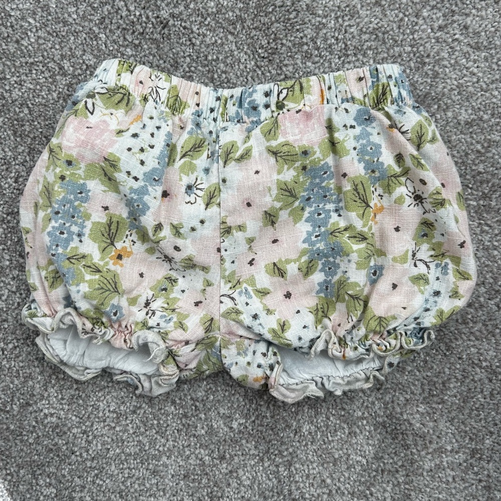Linen shorts